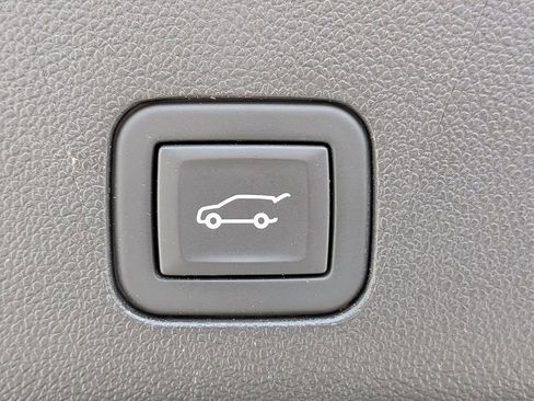 Used 2023 Chevrolet Tahoe High Country image 14