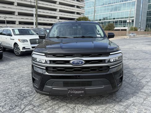 Used 2024 Ford Expedition XLT image 2