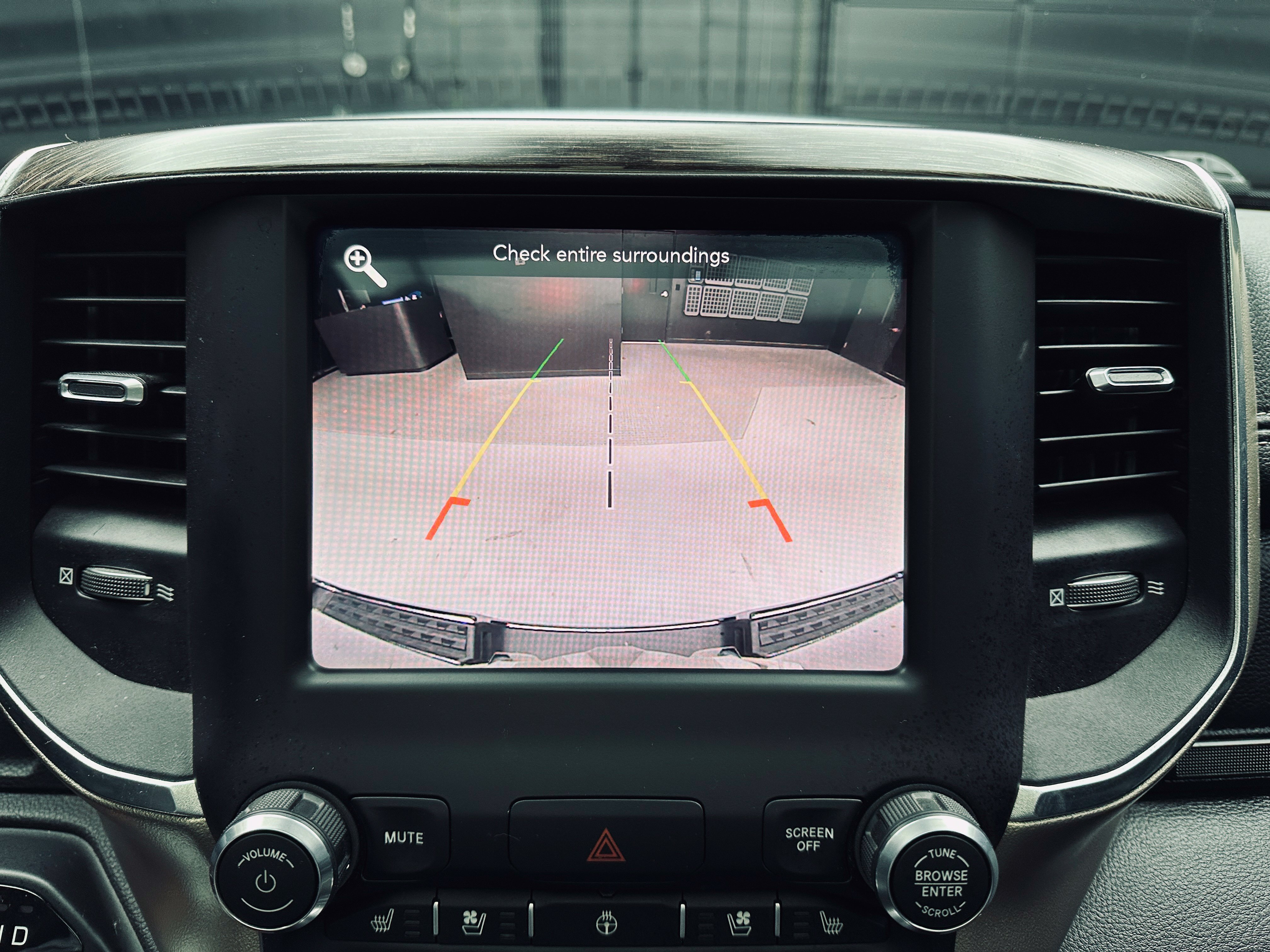 Used 2019 RAM 1500 Laramie AWD/4WD image 30
