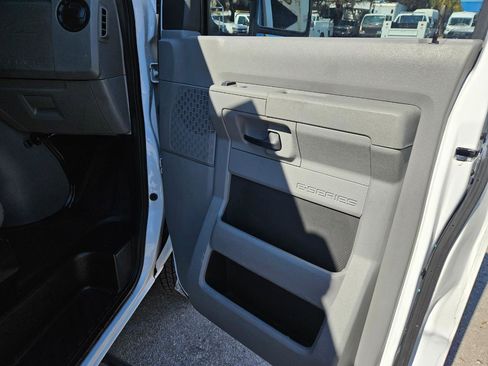Used 2012 Ford E-350 and Econoline 350 Super Duty w/ PWR Locks & Windows Group image 18