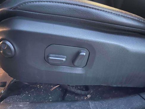 Used 2024 Jeep Wrangler Unlimited Sahara w/ Technology Group image 17