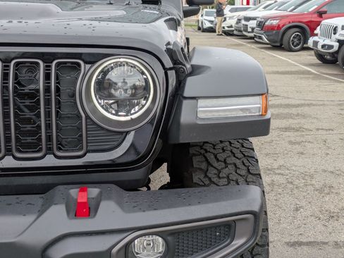 Used 2024 Jeep Wrangler Unlimited Rubicon w/ Convenience Group image 12