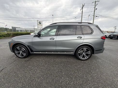 Used 2024 BMW X7 xDrive40i w/ M Sport Package AWD/4WD image 11