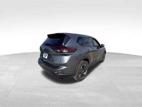 Used 2024 Nissan Rogue SV AWD/4WD image 4