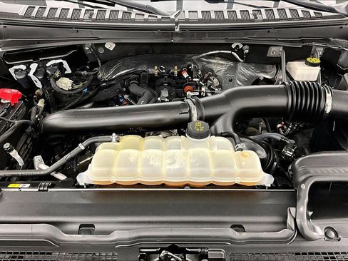 Certified 2024 Ford Expedition XLT AWD/4WD image 10