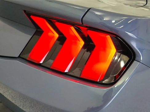 Used 2025 Ford Mustang GT RWD image 15