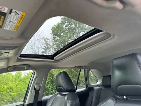 Used 2019 Toyota RAV4 XLE Premium w/ Cold Weather Package AWD/4WD image 8