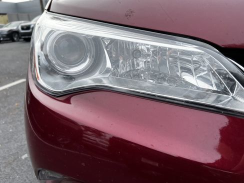 Used 2017 Toyota Camry XLE image 12