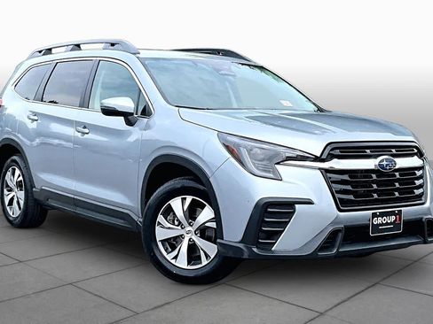 Used 2023 Subaru Ascent Premium w/ Convenience Package AWD/4WD image 3