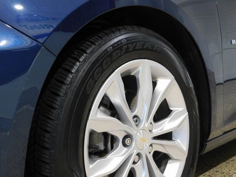 Used 2019 Chevrolet Malibu LT image 22