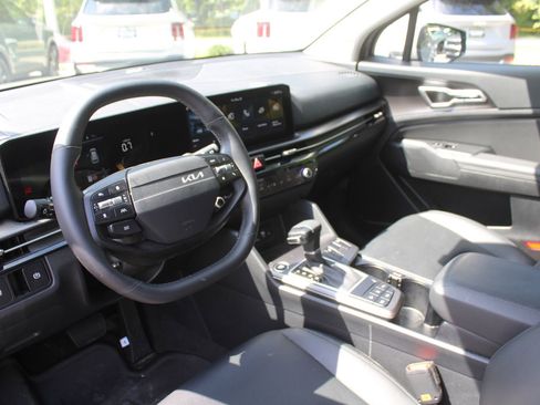 Certified 2026 Kia Sportage EX w/ EX Panorama Roof Package FWD image 22