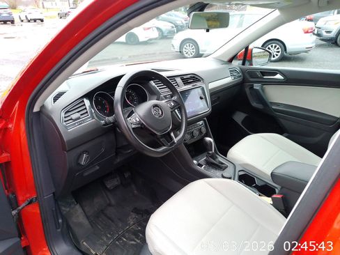 Used 2019 Volkswagen Tiguan SE image 11