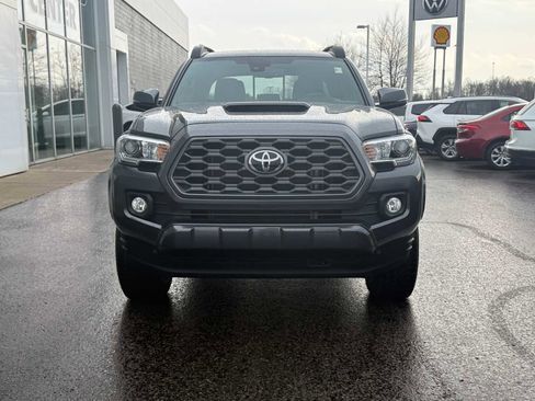 Used 2023 Toyota Tacoma TRD Sport AWD/4WD image 2