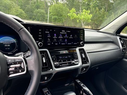 Used 2023 Kia Sorento SX FWD image 17