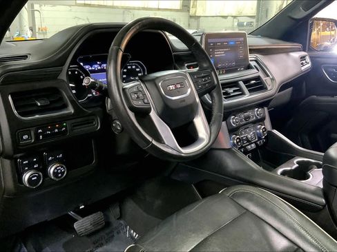 Used 2021 GMC Yukon SLT w/ SLT Premium Package image 18