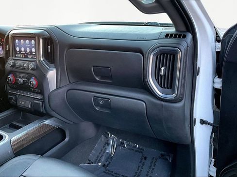 Used 2022 Chevrolet Silverado 1500 LT Trail Boss w/ Convenience Package II image 18