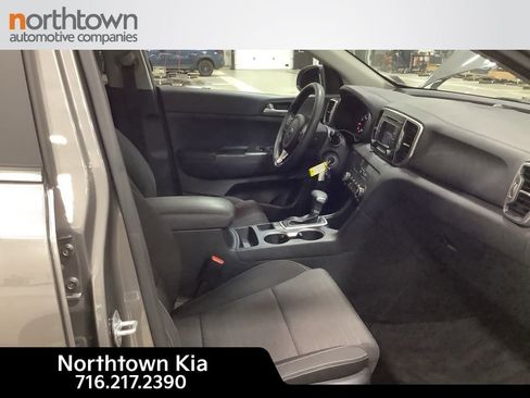 Certified 2018 Kia Sportage LX image 14