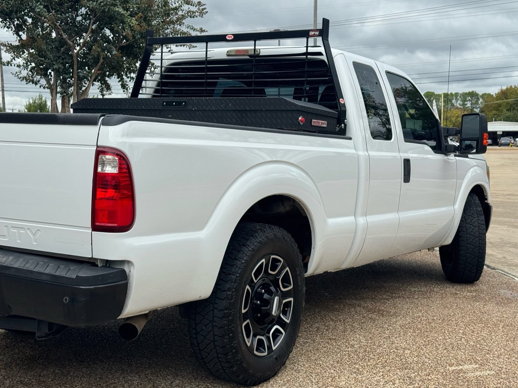 Used 2016 Ford F250 XL w/ Power Equipment Group RWD image 4