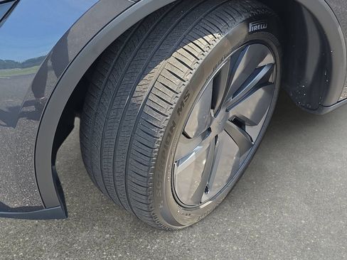 Used 2026 Tesla Model Y 2WD image 31