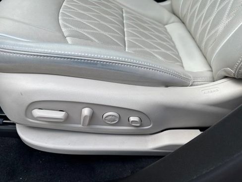 Used 2024 Buick Enclave Avenir w/ Avenir Technology Package AWD/4WD image 13