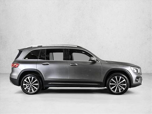 Used 2022 Mercedes-Benz GLB 250 4MATIC image 4