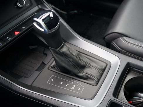 Used 2024 Audi Q3 2.0T Premium Plus w/ Premium Plus Package image 37