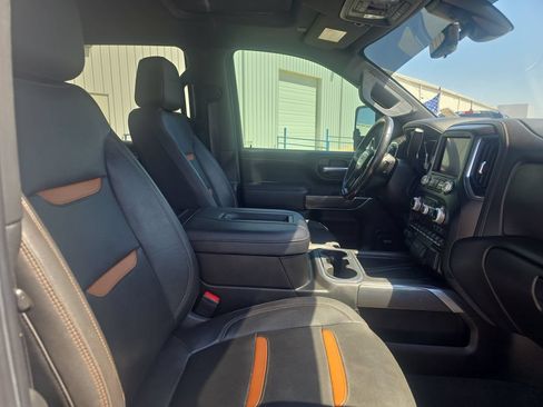 Used 2022 GMC Sierra 2500 AT4 w/ AT4 Premium Plus Package AWD/4WD image 10