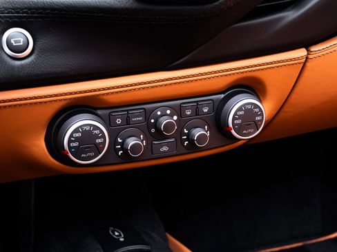 Used 2019 Ferrari 488 Spider image 44