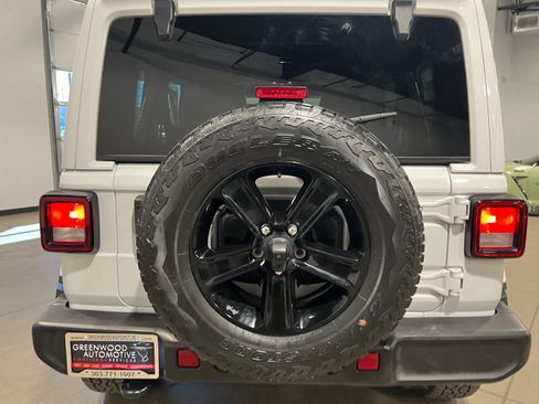 Used 2021 Jeep Wrangler Unlimited Sahara image 37