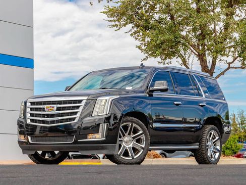 Used 2016 Cadillac Escalade Luxury AWD/4WD image 1