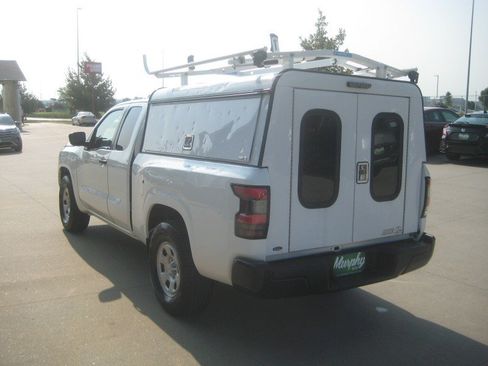 Used 2024 Nissan Frontier S RWD image 5