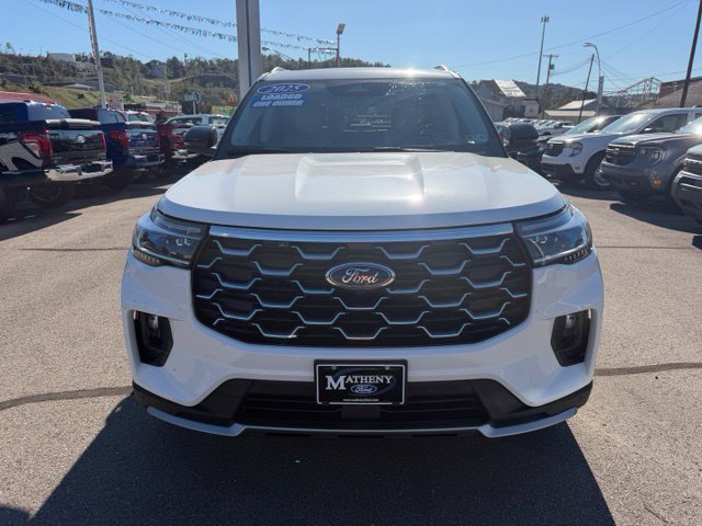 Used 2025 Ford Explorer Platinum w/ LUX Leather Package AWD/4WD image 8