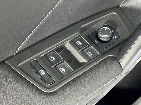 Used 2024 Volkswagen Tiguan SE R-Line AWD/4WD image 34