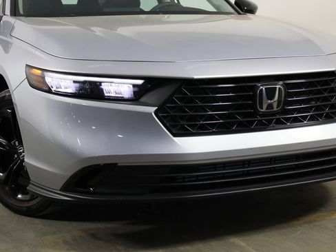 Used 2025 Honda Accord SE image 39