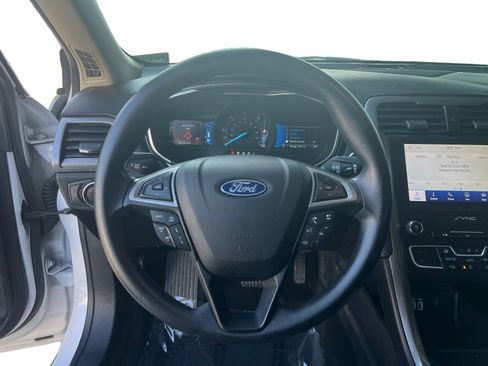 Used 2020 Ford Fusion SE FWD image 12