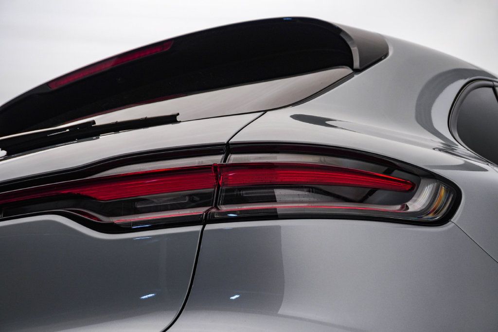 Certified 2026 Porsche Macan S AWD/4WD image 12