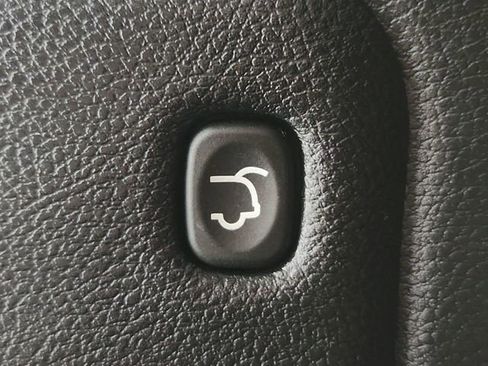 Used 2019 Jeep Grand Cherokee Altitude image 30