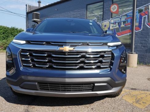 New 2026 Chevrolet Equinox LT AWD/4WD image 2