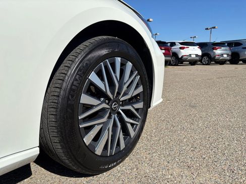 Used 2025 Nissan Altima 2.5 SV FWD image 30