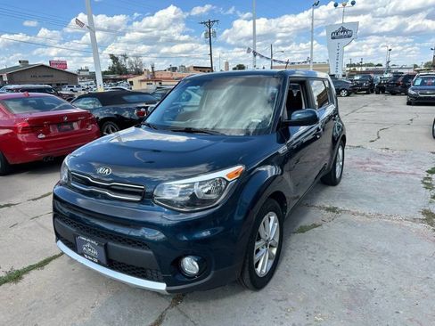 Used 2018 Kia Soul + FWD image 3
