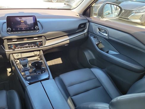Used 2023 Nissan Rogue SV w/ SV Premium B Package FWD image 8