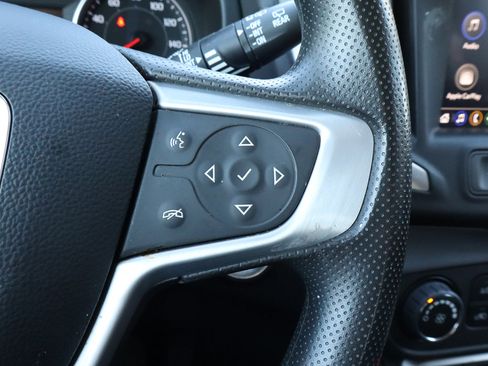 Used 2024 GMC Terrain SLE image 28