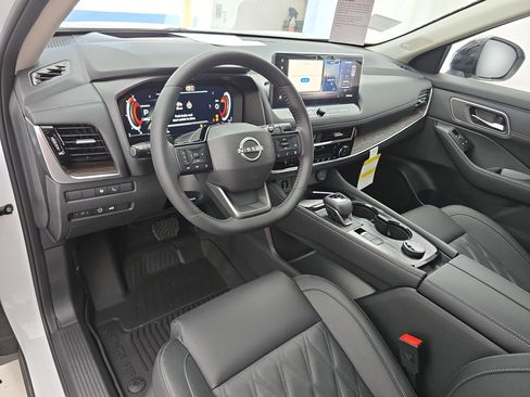 New 2026 Nissan Rogue Platinum w/ Platinum Premium Package AWD/4WD image 16