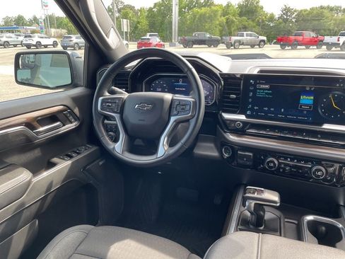 Used 2024 Chevrolet Silverado 1500 LT Trail Boss w/ Convenience Package II AWD/4WD image 26