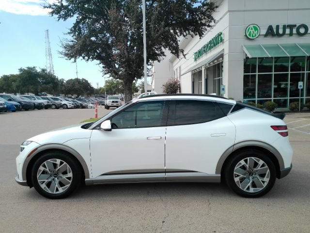 Used 2024 Genesis GV60 RWD image 14