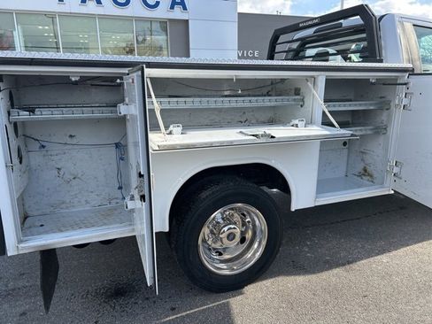 Used 2019 Ford F550 4x4 Regular Cab Super Duty image 11