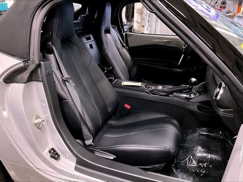 Used 2025 MAZDA MX-5 Miata Grand Touring RWD image 9