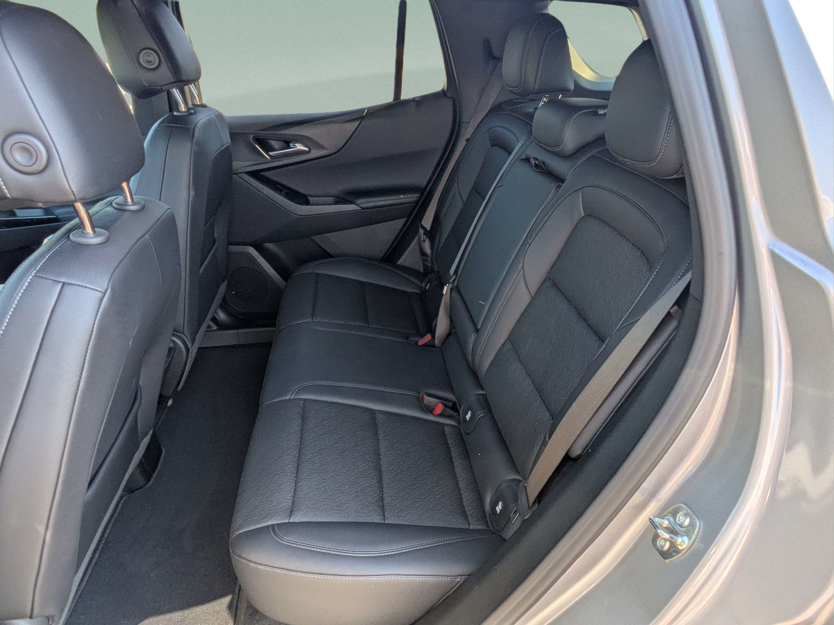 Used 2026 Chevrolet Equinox LT w/ Convenience Package II AWD/4WD image 8
