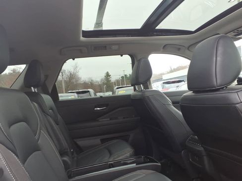 Used 2023 Nissan Pathfinder SL w/ SL Premium Package image 22