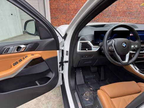Certified 2025 BMW X5 xDrive40i image 10